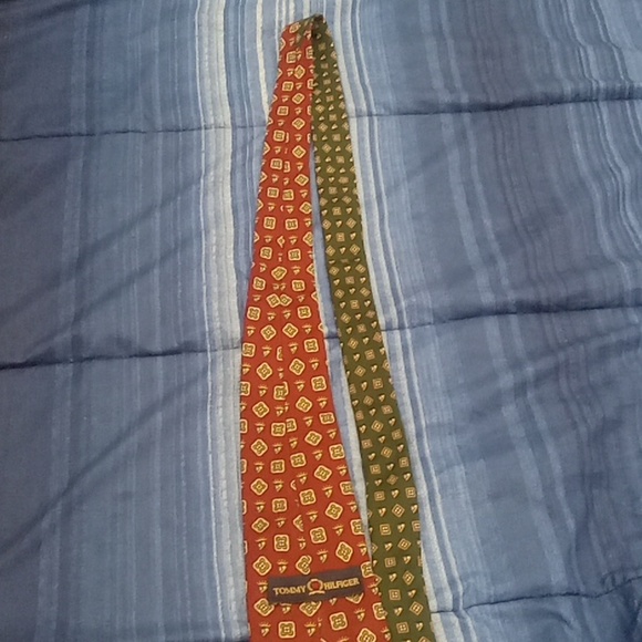 Vintage Tommy Hilfiger tie (100% imported silk) - Picture 4 of 6